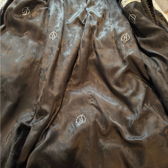BLACKGLAMA Mink Fur Coat - Picture 13 of 16